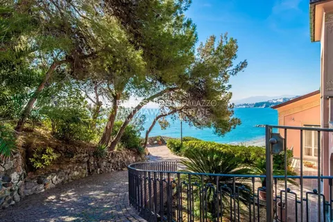 Luxury Villa Beach Front Sea View, 6 bedrooms in Albissola Marina buy for sale For Super Rich