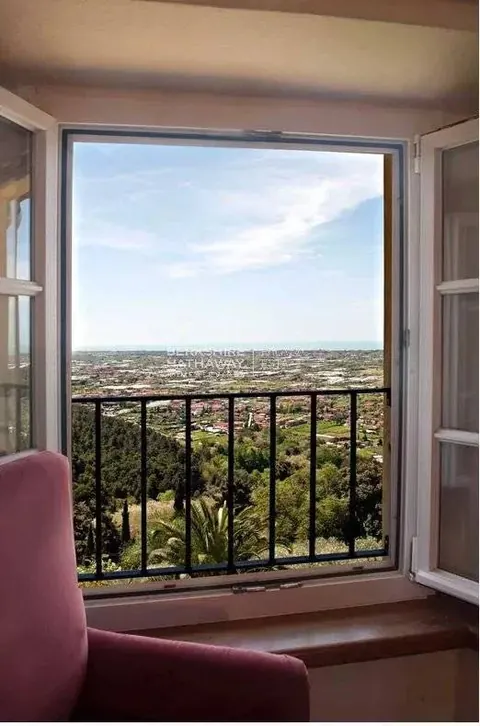 Historic Villa Panoramic View Swimming pool, 8 bedrooms in Pietrasanta - Tuscany property for sale For Super Rich