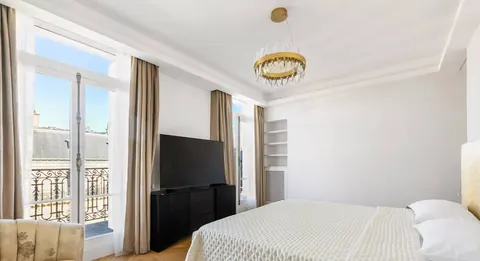 Luxury Apartment Panoramic View 5-minute walk from the Champs-Élysées, 4 bedrooms in Paris top for sale For Super Rich