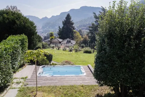 Elegant Villa Panoramic View swimming pool and jacuzzi, 8 bedrooms in Como buy for sale For Super Rich