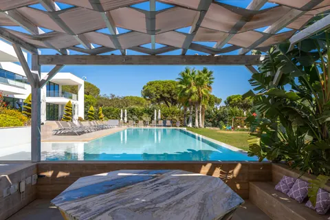 Luxury Villa Sea View, 8 bedrooms in Vilamoura buy for sale For Super Rich