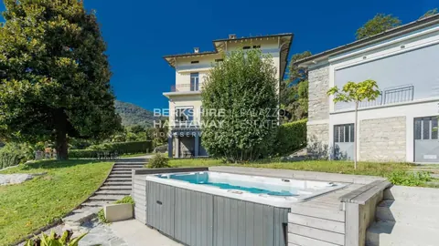 Elegant Villa Panoramic View swimming pool and jacuzzi, 8 bedrooms in Como search for sale For Super Rich