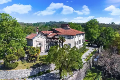 Century Castle with charming little church, inside the park, multiples bedrooms in Torre Canavese - Piedmont Classified ads for sale For Super Rich