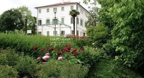 Neoclassical style Villa swimming-pool, Turkish bath, 9 bedrooms in Treviso Used for sale For Super Rich
