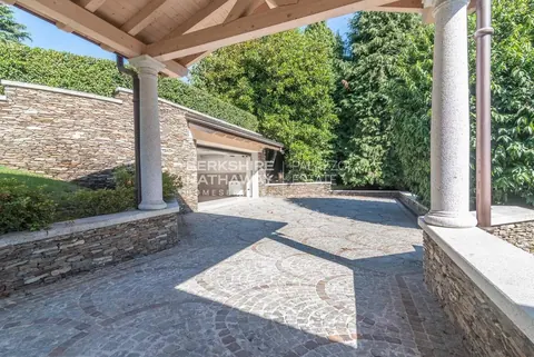 Luxury Villa, heated swimming pool , 6 bedrooms in Stresa photo for sale For Super Rich