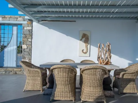Luxury Hotel Beach Front Panoramic View, 16 bedrooms in Paros prix for sale For Super Rich