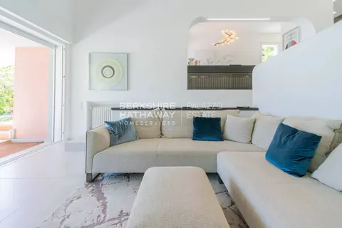 Luxury Villa Lakefront  Swimming pool, 5 bedrooms in Oliveto Lario - Lake Como luxury for sale For Super Rich