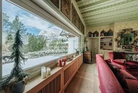 Luxury Villa Mountain View, indoor swimming pool, 7 bedrooms in Cortina d'Ampezzo Used for sale For Super Rich