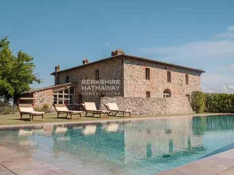 Luxury Complex Business Panoramic View on the hills, 9 bedrooms in Siena - Tuscany ITO2523 for sale For Super Rich