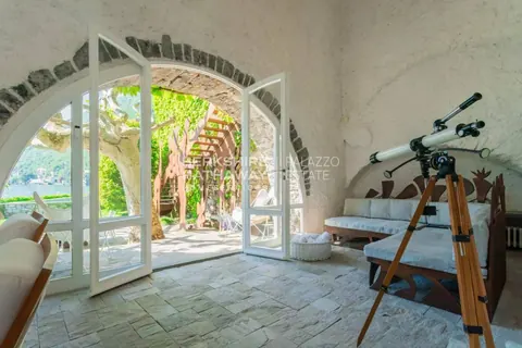Century 17th House Panoramic view, swimming pool and pier, 16 bedrooms in Brienno - Lake Como best for sale For Super Rich