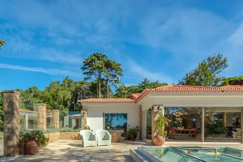 Luxury House swimming pool jacuzzi, sauna, 8 bedrooms in Cascais price for sale For Super Rich