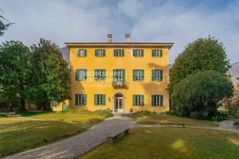 Century 18th Villa Lake View and park, 10 bedrooms in Tremezzina - Lake Como price for sale For Super Rich