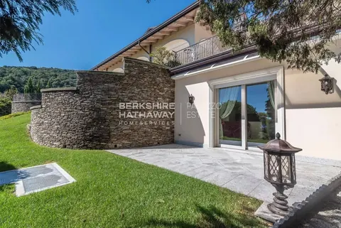 Luxury Villa, heated swimming pool , 6 bedrooms in Stresa search for sale For Super Rich