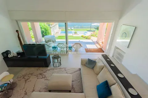 Luxury Villa Lakefront  Swimming pool, 5 bedrooms in Oliveto Lario - Lake Como real estate for sale For Super Rich
