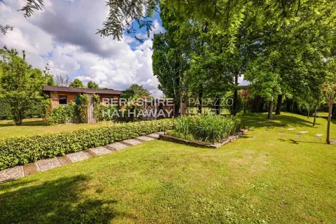 Renovated House Swimming pool and SPA, 14 bedrooms in Oleggio - Lake Maggiore property for sale For Super Rich