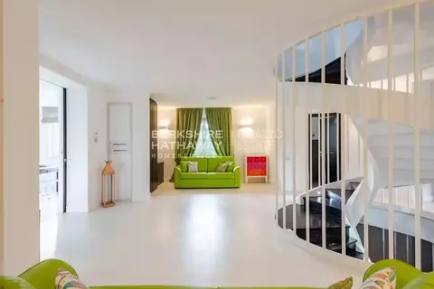 Architectural Villa Swimming pool, Spa, Sauna, whirlpool , 5 bedrooms in Forte dei Marmi best for sale For Super Rich