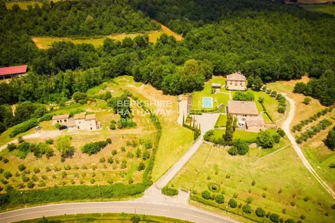 Luxury Complex Business Panoramic View on the hills, 9 bedrooms in Siena - Tuscany buy for sale For Super Rich