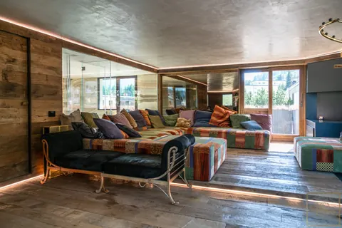 Luxury Penthouse Panoramic 200 sqm balcony and 360 degree view Outdoor jacuzzi & Spa, 4 bedrooms in St-Moritz price for sale For Super Rich Luxury Penthouse Panoramic 200 sqm balcony and 360 degree view Outdoor jacuzzi & Spa, 4 bedrooms in St-Moritz price for sale For Super Rich