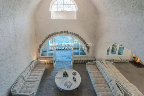 Century 17th House Panoramic view, swimming pool and pier, 16 bedrooms in Brienno - Lake Como value for sale For Super Rich