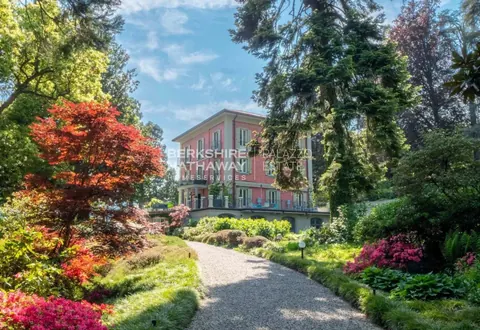 Luxury Villa Lake View  indoor and outdoor swimming pool, 11 bedrooms in Tremezzina - Lake Como prix for sale For Super Rich