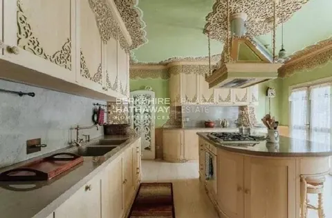 Luxury Villa Mountain View, indoor swimming pool, 7 bedrooms in Cortina d'Ampezzo Classified ads for sale For Super Rich