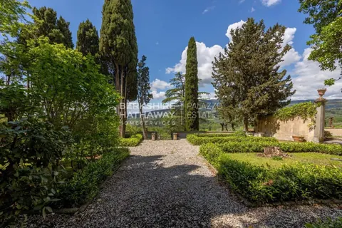 Country Villa Panoramic View of the surrounding valley, 9 bedrooms in Florence search for sale For Super Rich