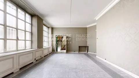 Prestigious Apartment within the charming courtyard, 5 bedrooms in Milan value for sale For Super Rich