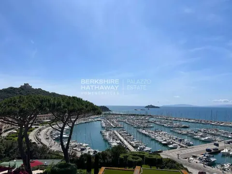Luxury Hotel 5-star resort, panoramic sea views, 41 bedrooms in Castiglione della Pescaia search for sale For Super Rich