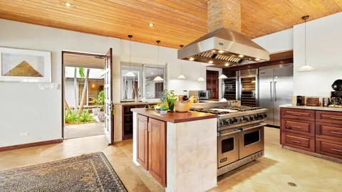 Traditional Villa Red Rock  Panoramic Caribbean Ocean & Mountain views, 3 bedrooms in Virgin Gorda deal for sale For Super Rich