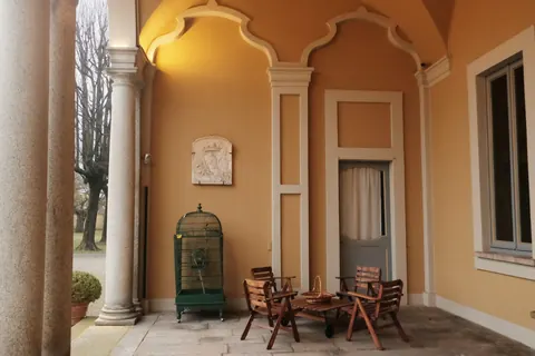 Century Villa Della Porta-Giulini-Crivelli 17th century, 10 bedrooms in Rovellasca deal for sale For Super Rich