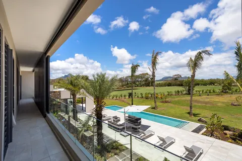 Luxury Villa IRS golf course, 4 bedrooms in Eastern Coast buy for sale For Super Rich