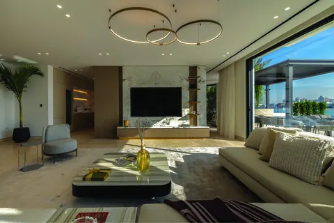 Modern Villa Beach Front Private pool with cabana and BBQ area, 5 bedrooms in Palm Jumeirah - Dubai price for sale For Super Rich