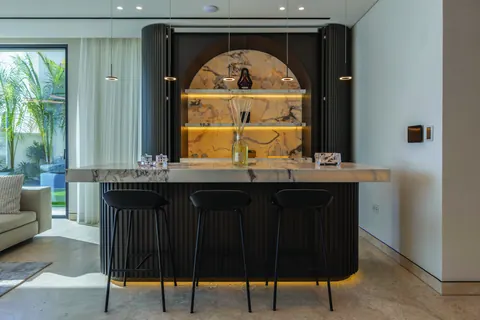 Modern Villa Beach Front Private pool with cabana and BBQ area, 5 bedrooms in Palm Jumeirah - Dubai value for sale For Super Rich