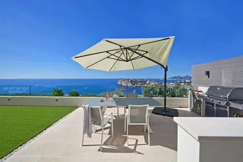 Luxury Villa Beach Front Panoramic View, 3 bedrooms in Mallorca top for sale For Super Rich