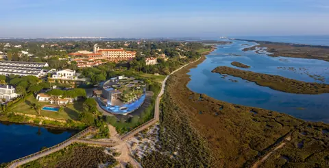 Premium Villa Beach Front, sea, golf, mountain, lake views, 8 bedrooms in Quinta do Lago available for sale For Super Rich