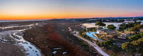 Premium Villa Beach Front, sea, golf, mountain, lake views, 8 bedrooms in Quinta do Lago New for sale For Super Rich