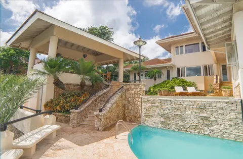 Luxury Villa Elevator  Jacuzzi & pool, 5 bedrooms in CASA DE CAMPO - LA ROMANA New for sale For Super Rich