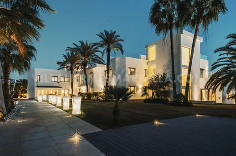Modern Villa Hermes Tennis court, 8 bedrooms in Marbella available for sale For Super Rich