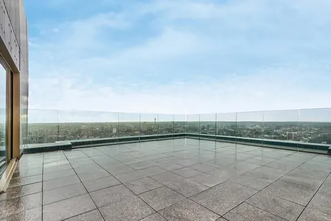 Luxury Penthouse Panoramic View 360 City Views, 5 bedrooms in London value for sale For Super Rich