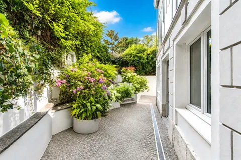 Historic Villa built 1892, Panoramic view, 7 bedrooms in Vienna exclusive for sale For Super Rich