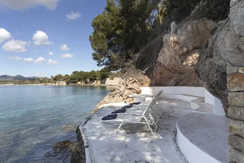 Luxury Villa Beach Front wonderful panoramic Mediterranean sea view, 9 bedrooms in Mallorca Used for sale For Super Rich