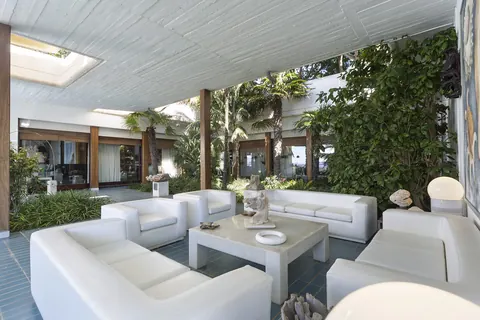 Luxury Villa Beach Front wonderful panoramic Mediterranean sea view, 9 bedrooms in Mallorca image for sale For Super Rich