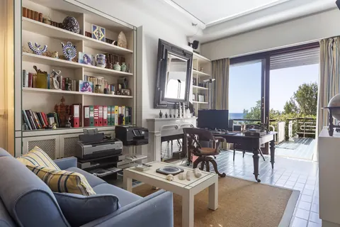 Luxury Villa Beach Front wonderful panoramic Mediterranean sea view, 9 bedrooms in Mallorca exclusive for sale For Super Rich