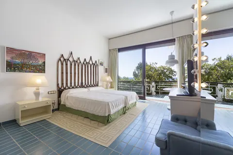 Luxury Villa Beach Front wonderful panoramic Mediterranean sea view, 9 bedrooms in Mallorca expensive for sale For Super Rich