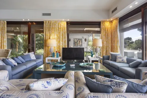 Luxury Villa Beach Front wonderful panoramic Mediterranean sea view, 9 bedrooms in Mallorca deal for sale For Super Rich