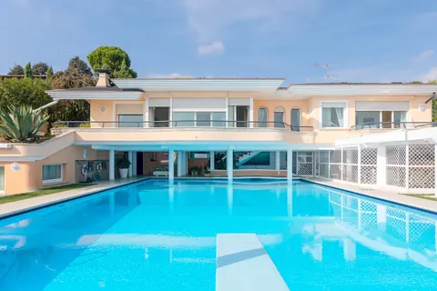High-end Villa Lake front private boathouse, 9 bedrooms in Padenghe sul Garda - Lake Garda Used for sale For Super Rich
