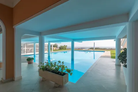 High-end Villa Lake front private boathouse, 9 bedrooms in Padenghe sul Garda - Lake Garda search for sale For Super Rich