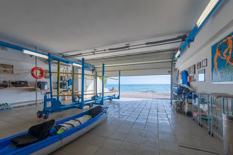 High-end Villa Lake front private boathouse, 9 bedrooms in Padenghe sul Garda - Lake Garda value for sale For Super Rich