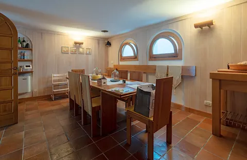 High-end Villa Lake front private boathouse, 9 bedrooms in Padenghe sul Garda - Lake Garda real estate for sale For Super Rich