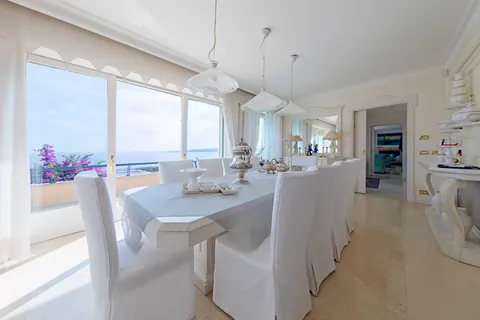 High-end Villa Lake front private boathouse, 9 bedrooms in Padenghe sul Garda - Lake Garda photo for sale For Super Rich